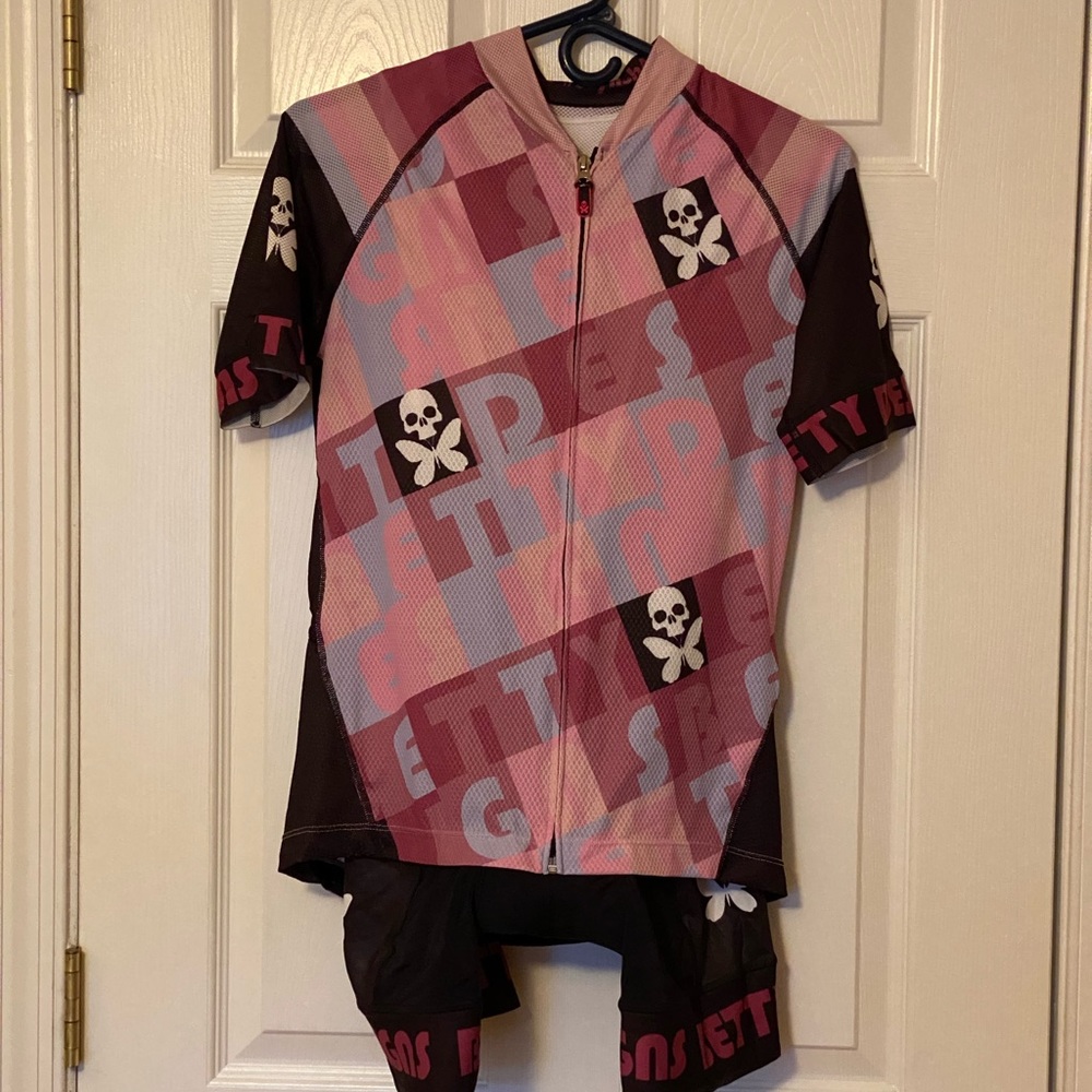 Women’s Cycling Kit